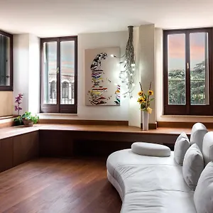 Dimore Opera Apartment
